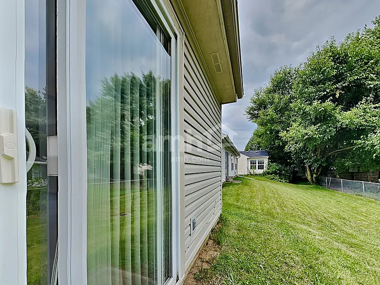 3416 Montgomery Dr — Photo 15