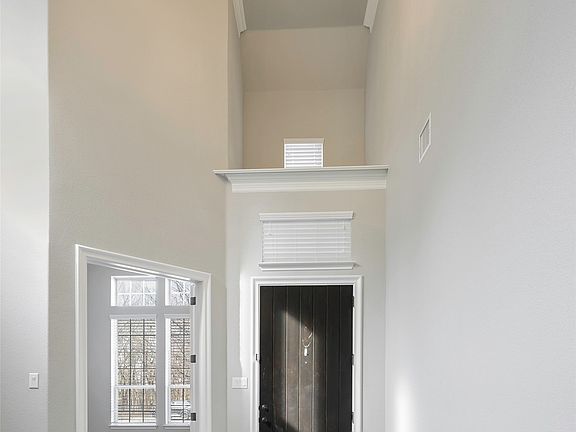 4th image of 941 Leola Ln