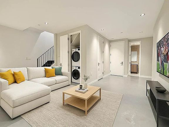 3rd image of 687 1/2 5th Ave #1B