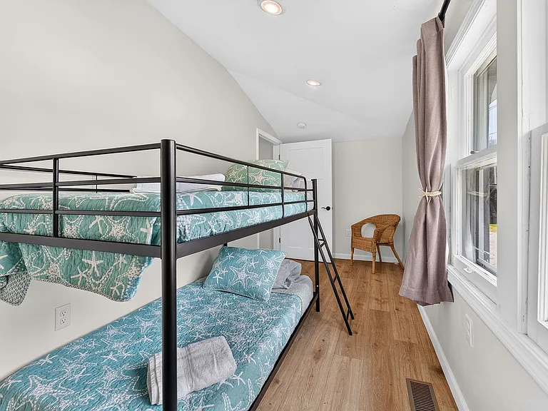 7690 Walnut St — Photo 24