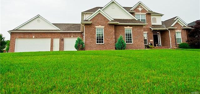1st image of 10 Fieldcrest Dr
