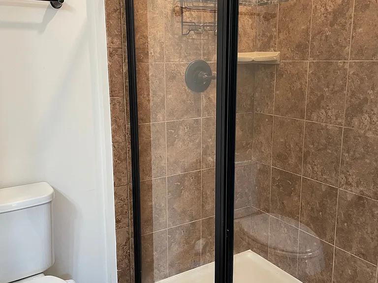 Master BA with dual shower heads