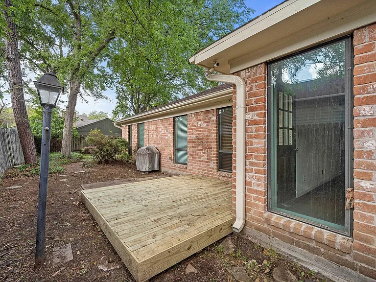 12110 Nova Dr — Photo 23