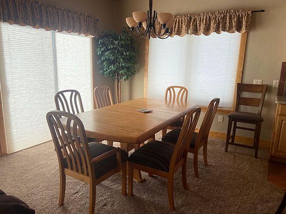 3rd image of 76 Aster Ln