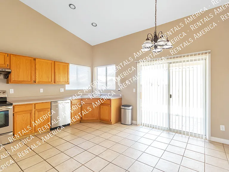 7165 W Yarbough Dr — Photo 6