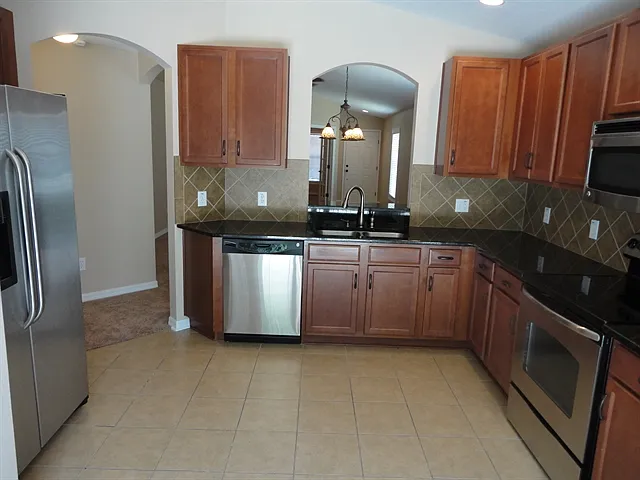 18025 Cypress Bay Pkwy — Photo 4