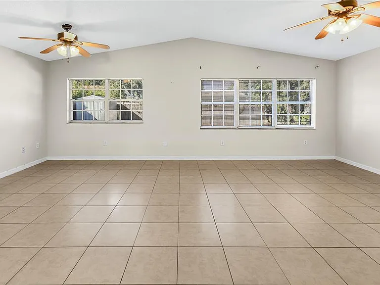 2707 Lakewood Ln — Photo 7