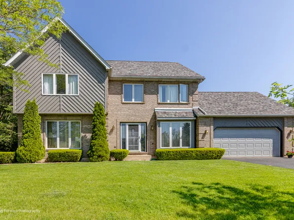 300 Fairhaven Dr, Winthrop Harbor, IL 60096