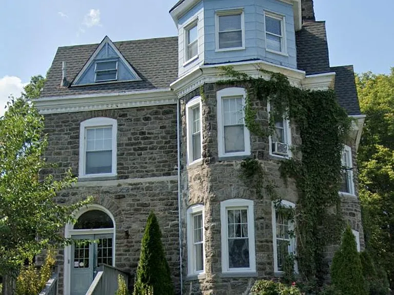 139 Rochelle Ave #2FM — Photo 10