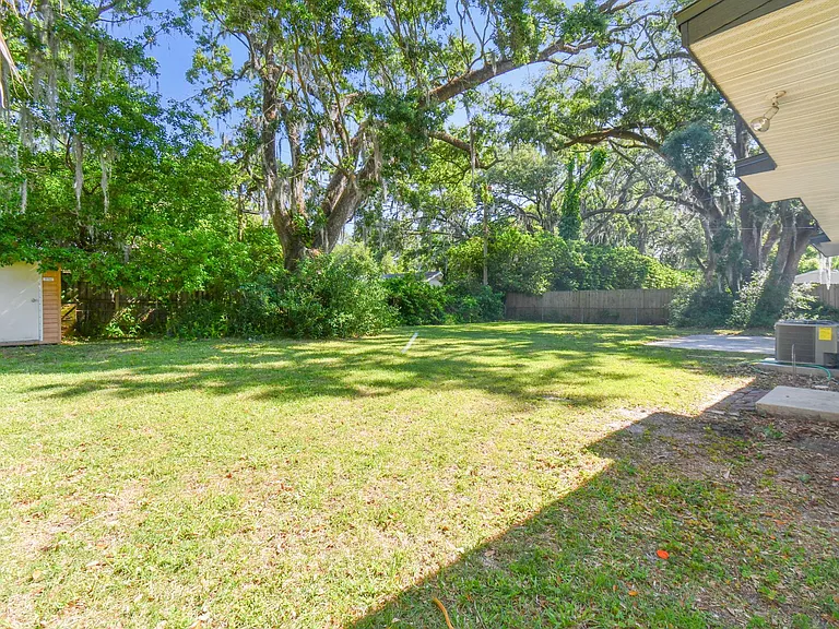 535 W Palmeden Dr — Photo 44