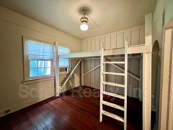 3rd image of 619 Saint Philip St APT 3
