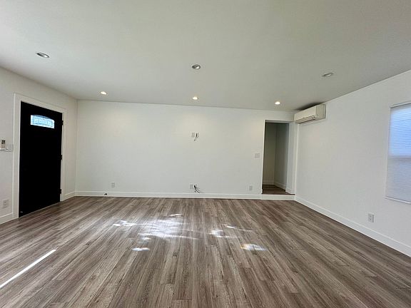 4th image of 132 N Brighton St #0
