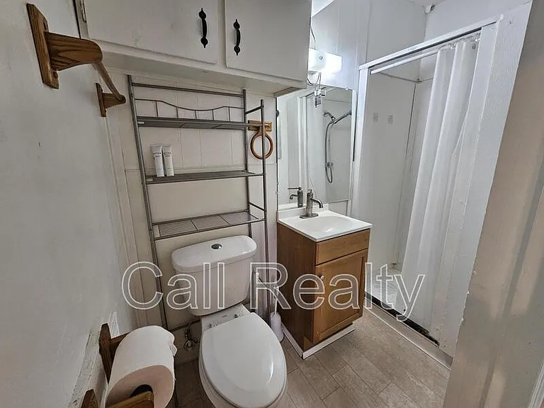 1423 W Maxwell Ave #2 — Photo 6