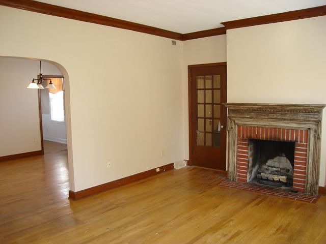 2nd image of 109 Palisade St