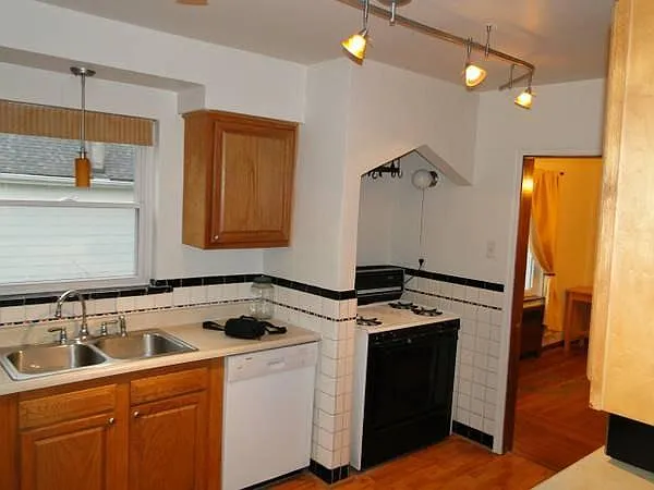 628 Probasco Street — Photo 3