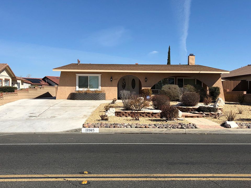 1st image of 13365 Country Club Dr