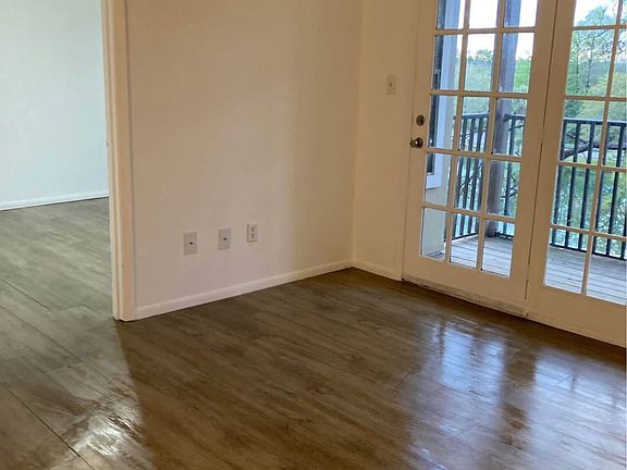 5th image of 199 Afton Sq Unit 209