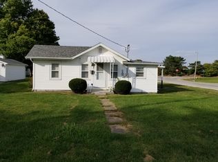 1036 E Oak St, Macomb, IL 61455