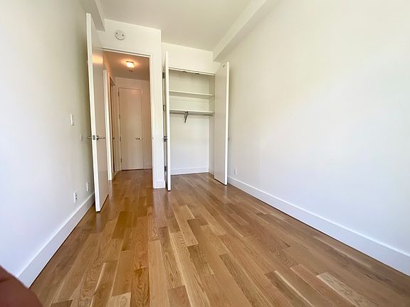 3rd image of 91 Varet St #2BL