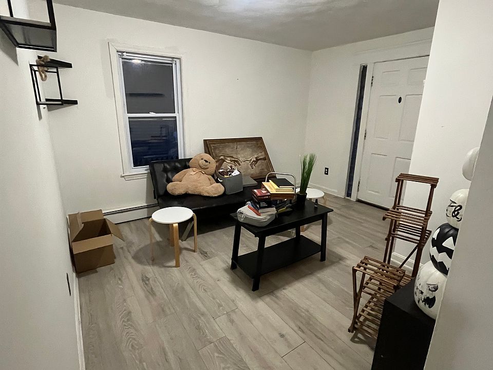 1st image of 511 Warren Ave Floor 1