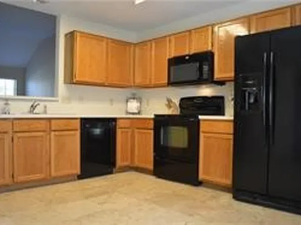 724 Lemons Dr, Cedar Hill, TX 75104