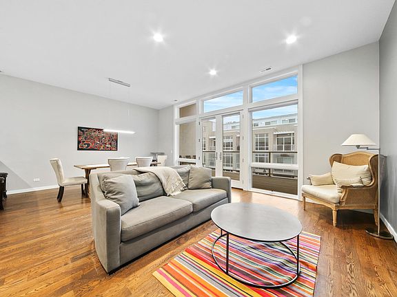 3rd image of 1542 W North Ave Unit 4