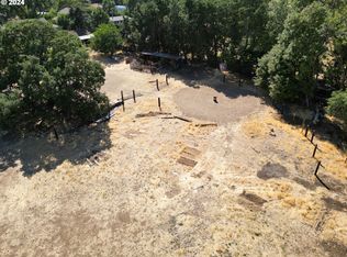 Irvine St W, The Dalles, OR 97058