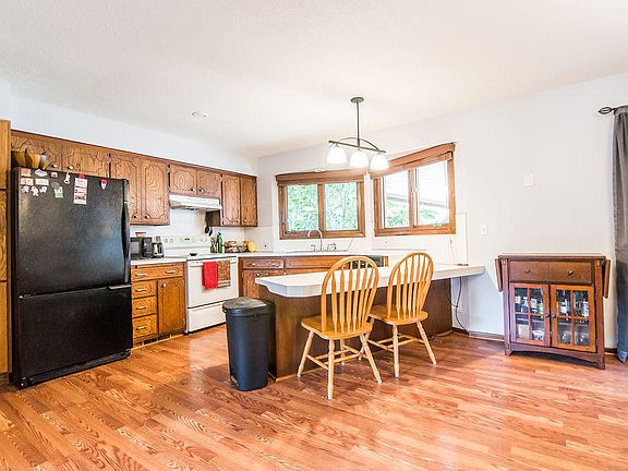 3rd image of 208 Fairview Dr