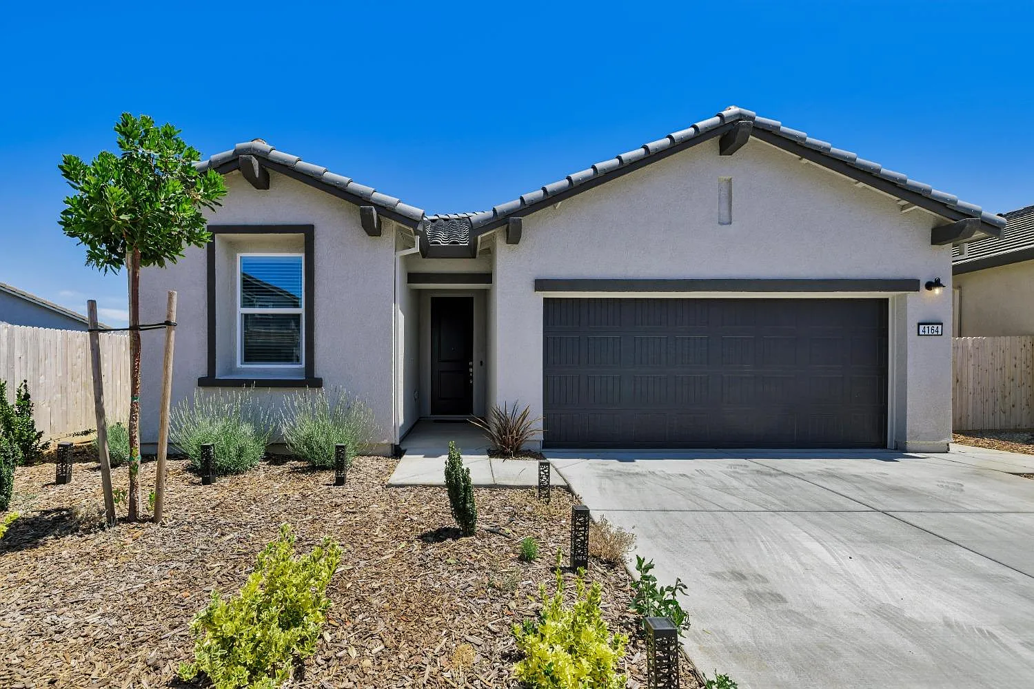 4164 Arjuna Way photo 1