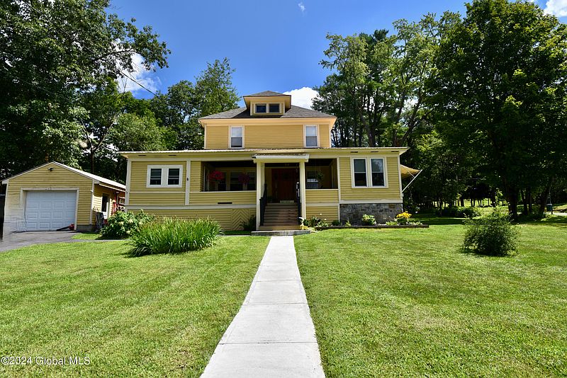 2nd image of 218 Lake Avenue
