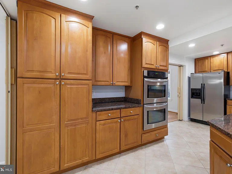 711 Lamberton Dr — Photo 17