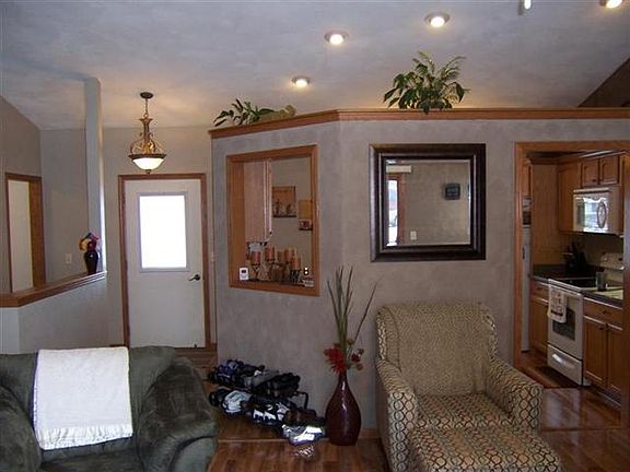 2nd image of 3905 Curry Ln