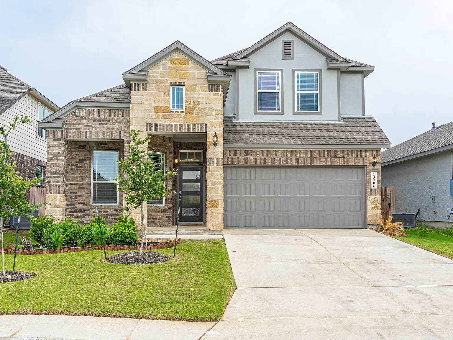 4 bed, 2409 sqft, $4,700 — Photo 1