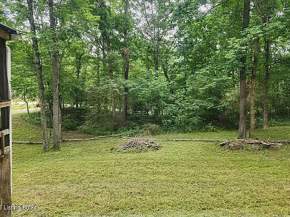 5th image of 105 Tulip Ln