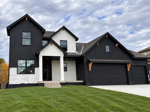 2102 Foxtail Dr, Kearney, MO 64060