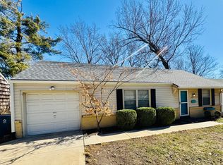 7517 High Dr, Prairie Village, KS 66208