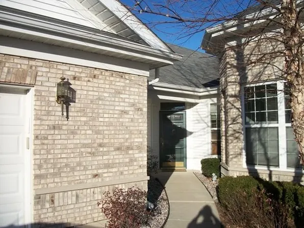 21334 Mays Lake Dr, Crest Hill, IL 60403