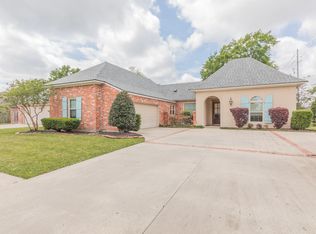 100 Woodlake Ln, Lafayette, LA 70508