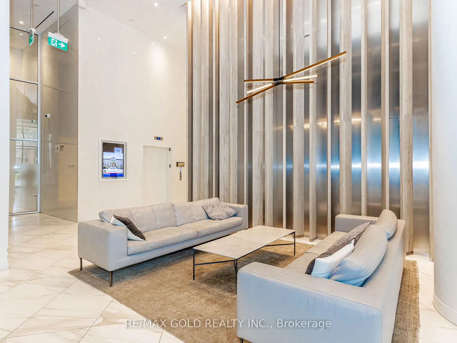 2 bed, $2,400 — Photo 4