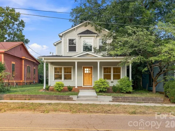 629 S Race St, Statesville, NC 28677