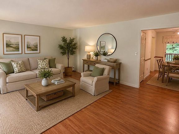 3rd image of 220 Hideaway Dr