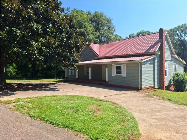 112 N Railroad St, Valley, AL 36854