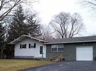 98 Campus Dr, Rochester, NY 14623