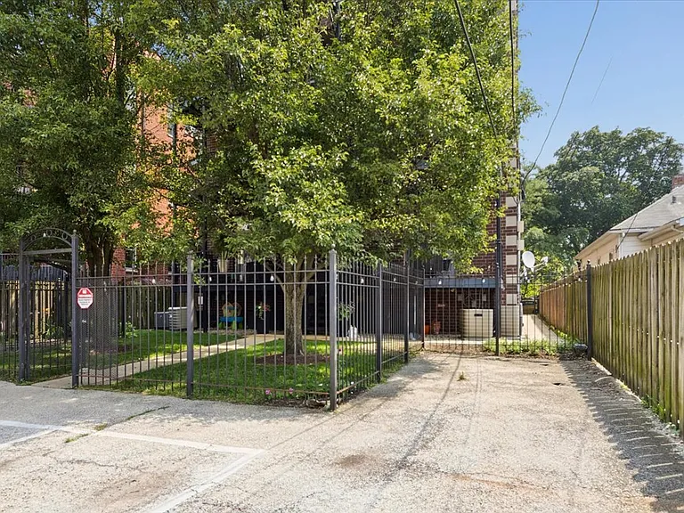 7246 N Oakley Ave #1S — Photo 20
