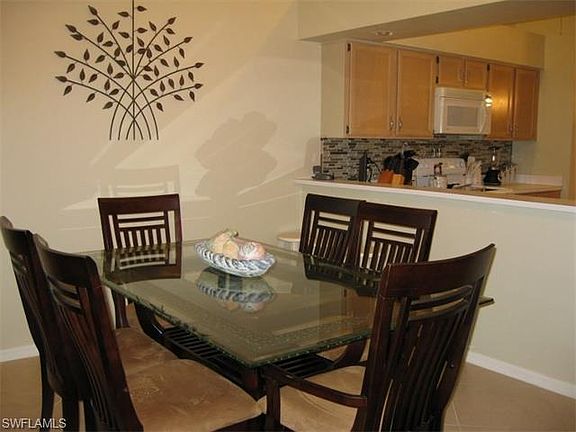 5th image of 434 Country Hollow Ct APT F205