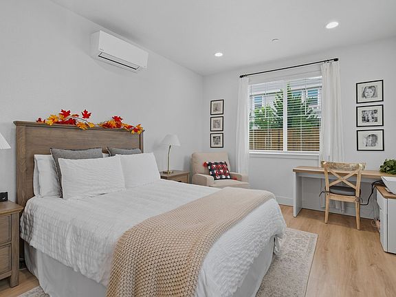 5th image of 36 E Cataldi Ave #2