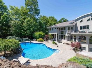 122 Glen Rock Rd, Cedar Grove, NJ 07009