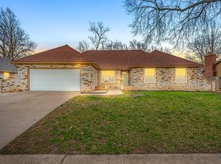 1930 SW Arrowhead Rd, Topeka, KS 66604