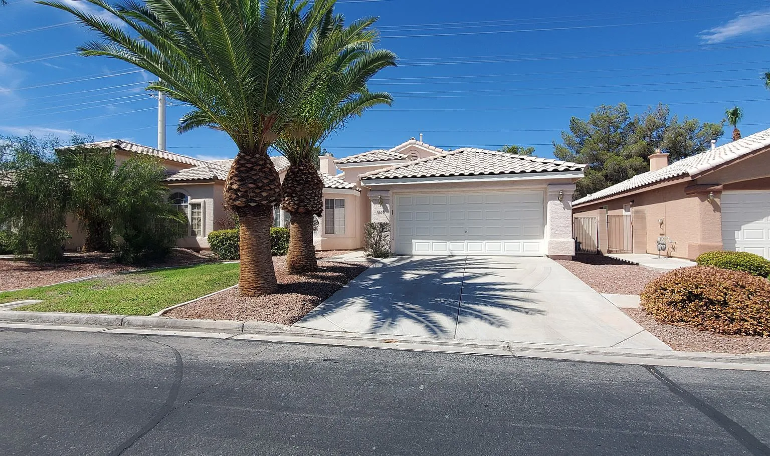 Beautifully Maintained Single-Story Home in Las Vegas — Photo 1