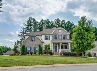 320 Holdsworth Dr, Mount Holly, NC 28120